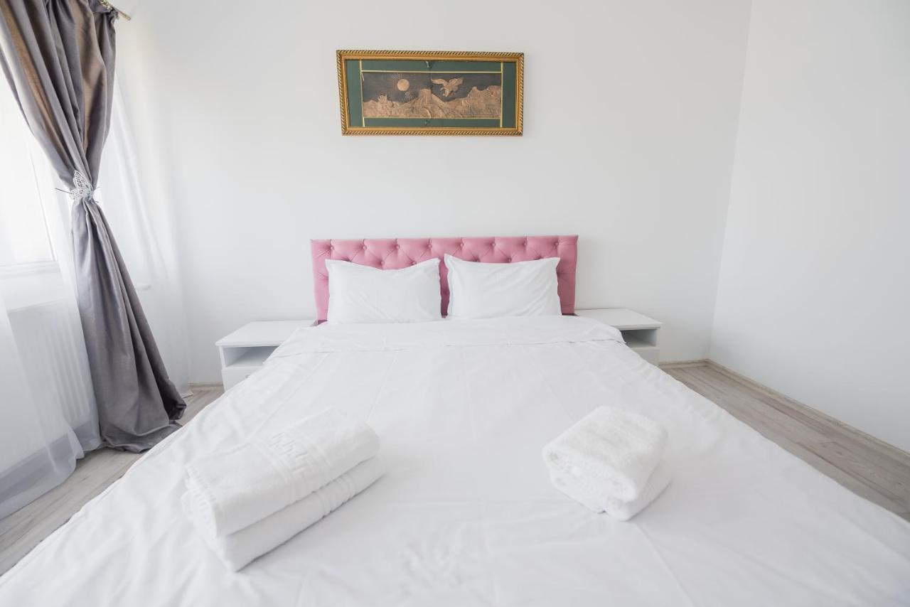 Rania Apartments Kaloşvar Dış mekan fotoğraf